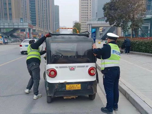 駐馬店市區多輛三輪、四輪電動車被拖走，交警發布重要道路機動車輛生產提醒